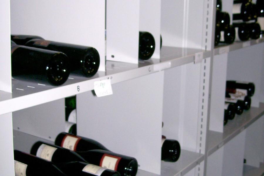 Sistemas móviles de almacenamiento de vinos y licores