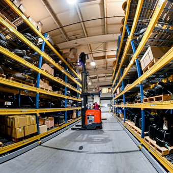 Miller Industries | SAFERAK® 32P AND SAFERAK® 60P HEAVY-DUTY POWERED MOBILE RACKING SYSTEMS